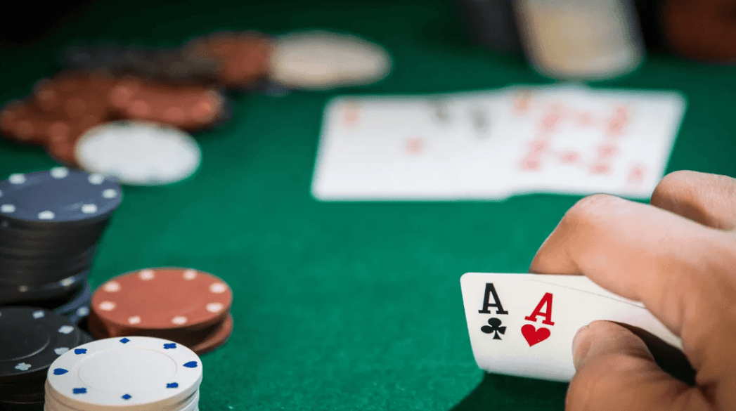 Mastering Chip Tricks and Bluffing Tactics at 카지노 사이트 네코네코: A Poker Player’s Guide